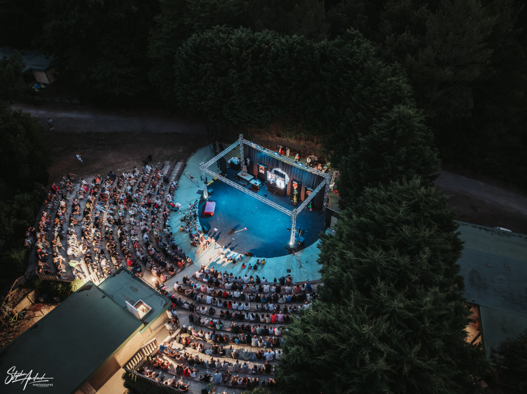 amphithéâtre au village vacances Les Chênes de Léon